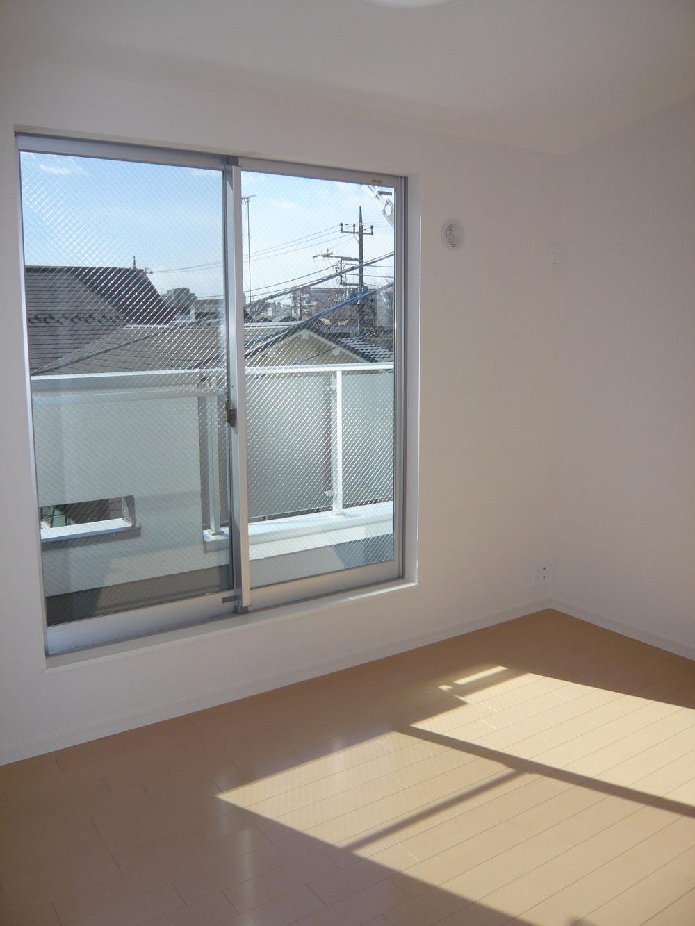 Same specifications photos (Other introspection). Same specifications