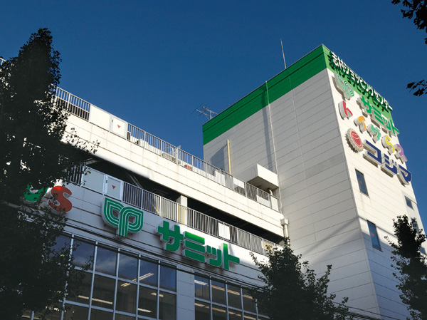 Surrounding environment. Shimura shopping center (18 mins / About 1430m)