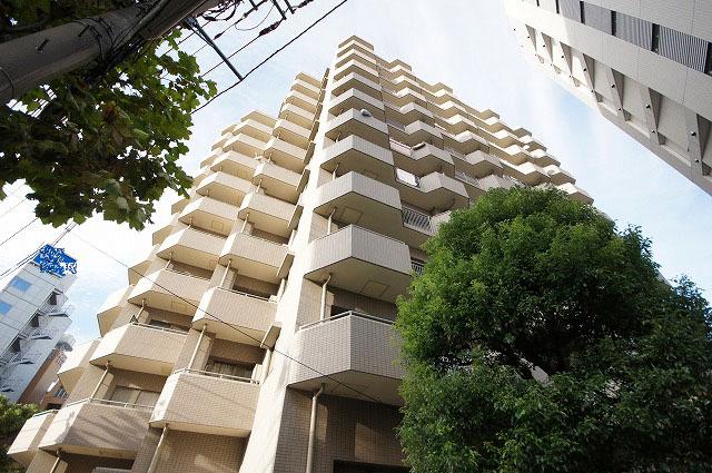 Local appearance photo. Local (10 May 2013) Shooting