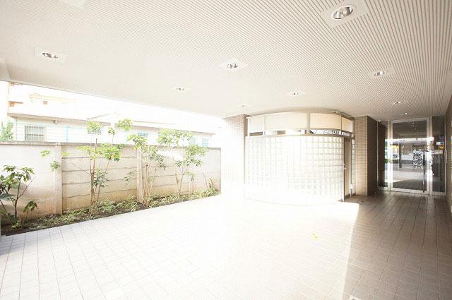 Local appearance photo. Local (10 May 2013) Shooting