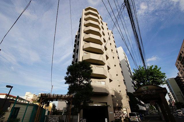 Local appearance photo. Local (10 May 2013) Shooting