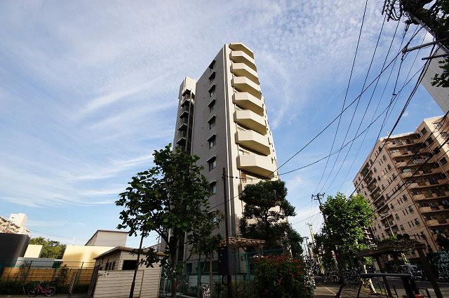 Local appearance photo. Local (10 May 2013) Shooting