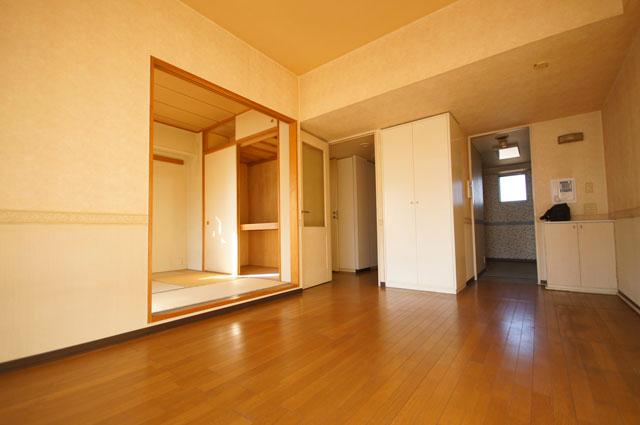 Living. Indoor (12 May 2013) Shooting