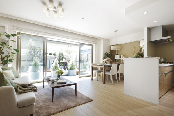 Living.  [LIVING DINING]  ※ In which all the published photograph of've taken a model room (F2t type) (10 May 2013), furniture ・ Furniture etc. are not included in the sale price.  ※ We have published a photo that was taken before completion.