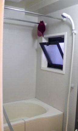 Bathroom. Unit bus (September 2013) is a ventilation capacity for with shooting an opening window is high room.