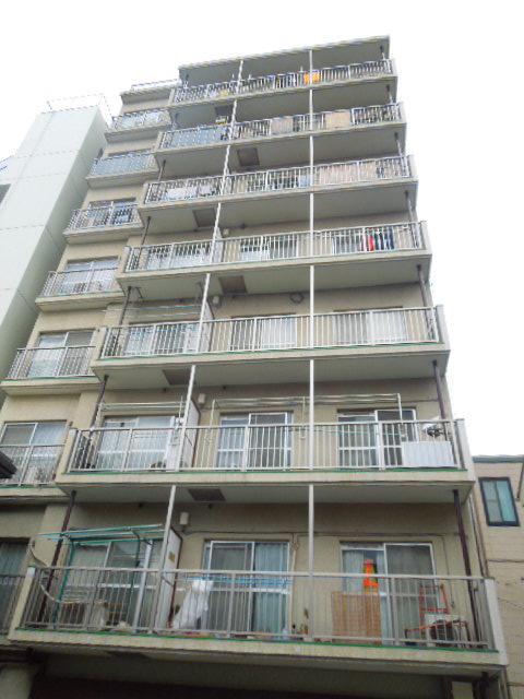 Local appearance photo. Local (12 May 2013) Shooting