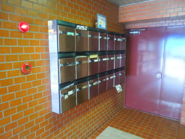 Entrance. Common areas