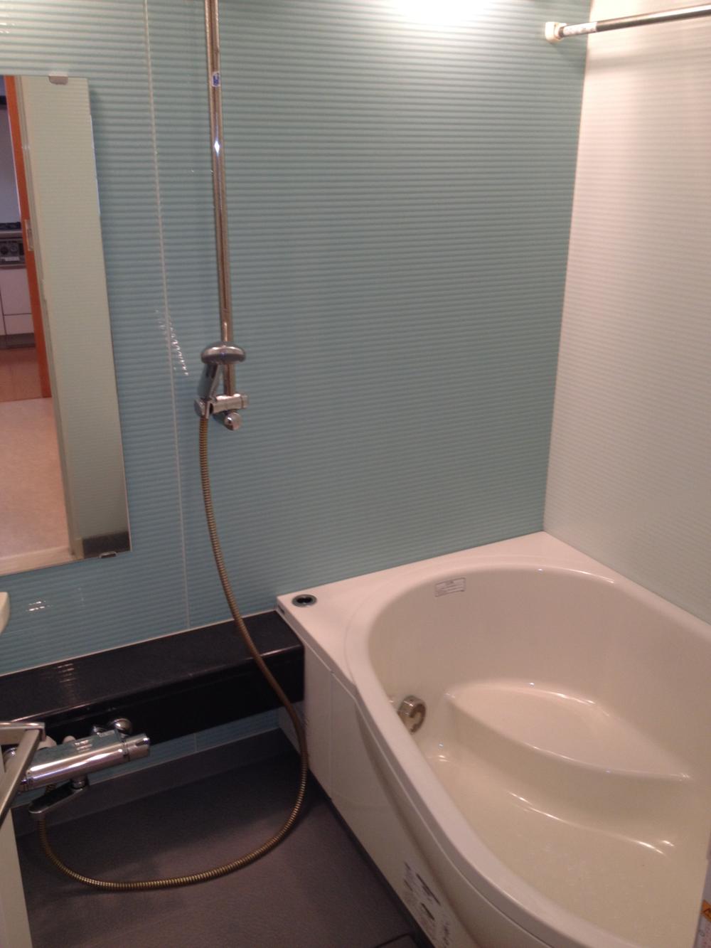 Bathroom. Indoor (12 May 2013) Shooting