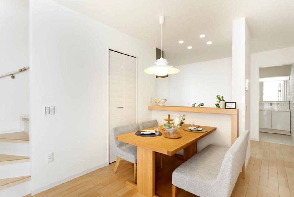 Same specifications photos (living)