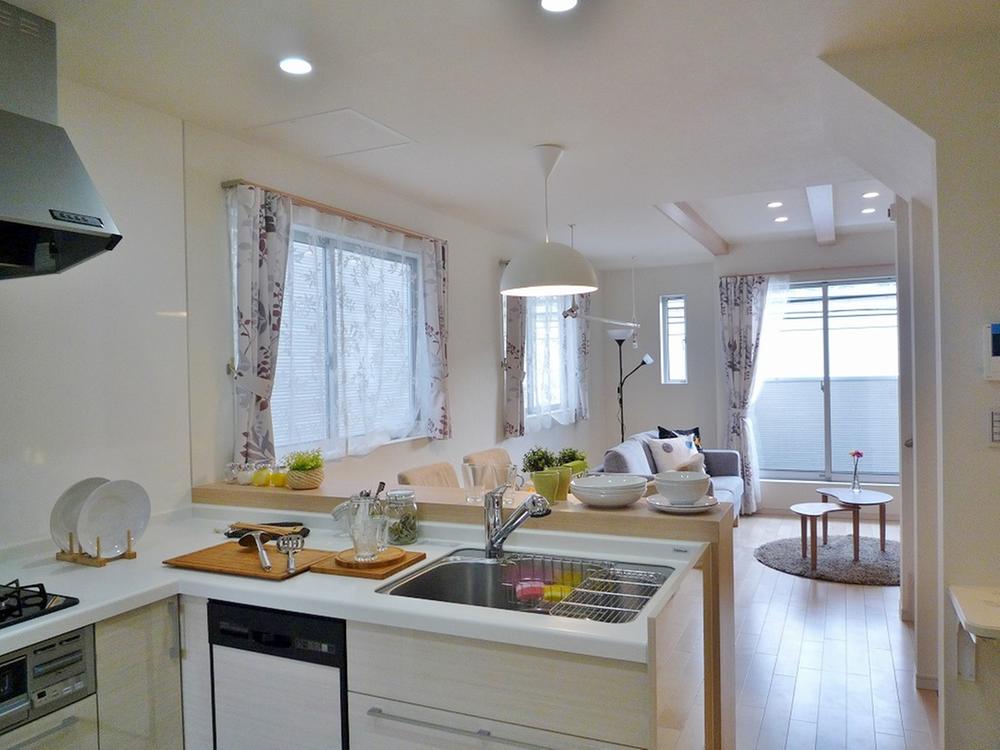 Kitchen. Indoor (12 May 2013) Shooting