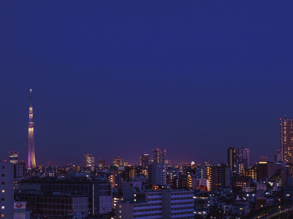 Living.  [View] Downtown beautifully alive night view in the daily landscape from the home balcony. Put a chair, You can spend moments of peace. (Of the 15-floor local view ※ March 2013 shooting.  ※ View, etc. depends on the rank, each dwelling unit, Surrounding environment ・ View might change in the future)