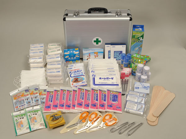 earthquake ・ Disaster-prevention measures.  [Equipped with an emergency of disaster prevention tool] In preparation for the emergency such as an earthquake, Align the disaster prevention equipment. Small loudspeaker to be used in the initial rescue, Rescue tool set, Rescue rope, scoop, Features such as dust mask. Also, First-aid kit as life support equipment in the event of a disaster, Mobile phone charger ・ Flashlight function with a hand-cranked charging radio, We offer and emergency candles. (Same specifications)