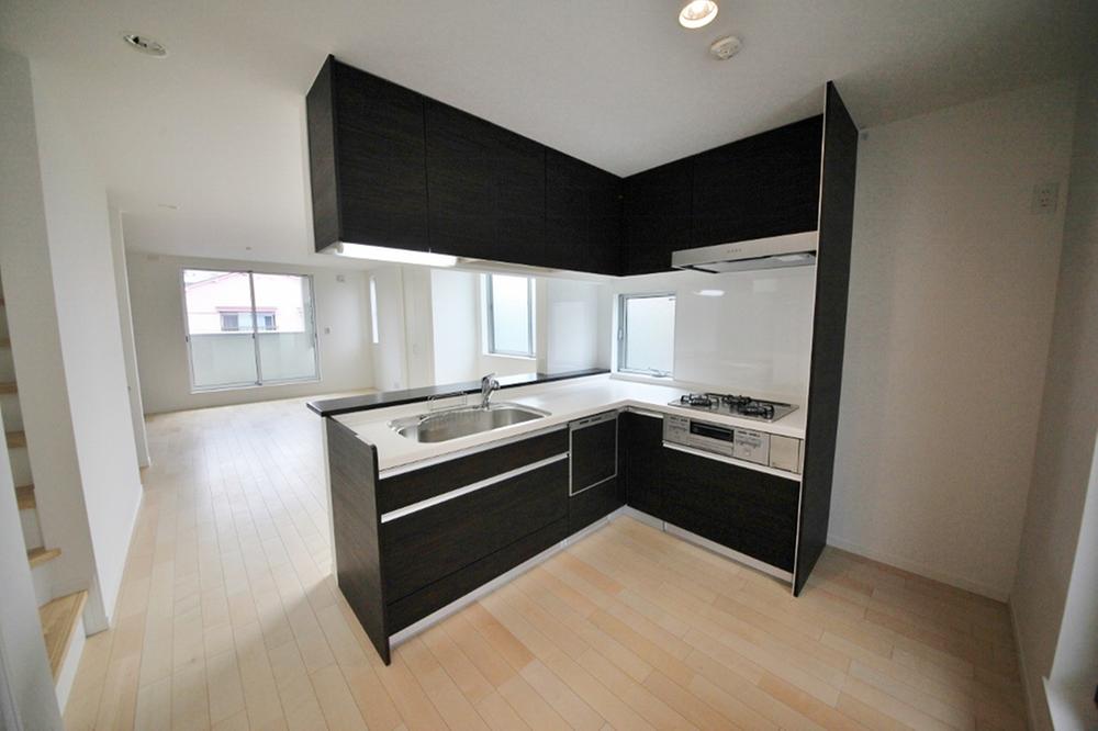 Same specifications photo (kitchen). Kitchen company construction cases