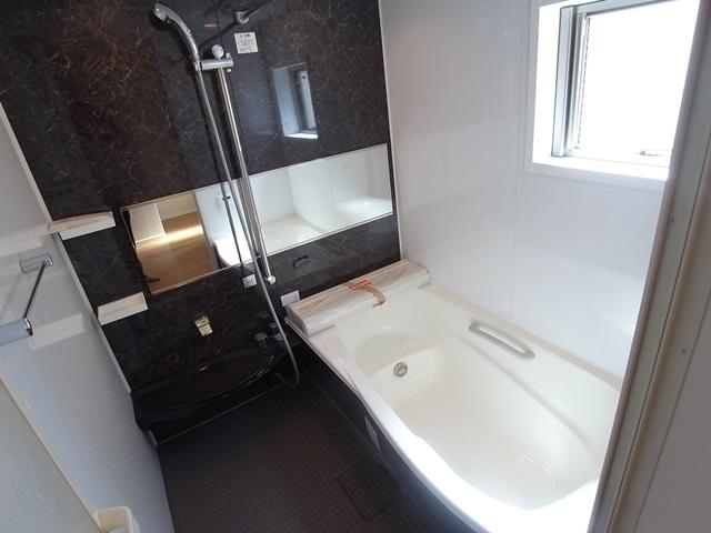 Same specifications photo (bathroom). Bathroom company construction cases