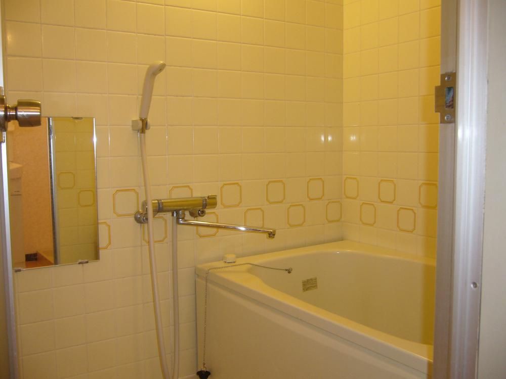 Bathroom. Bathroom (11 May 2013) Shooting