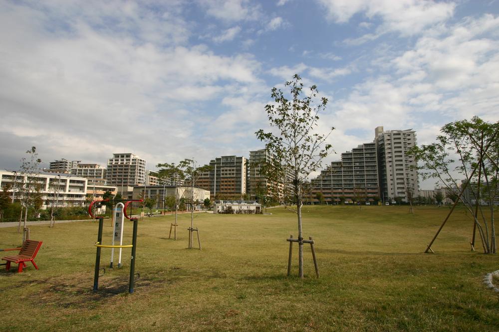 park. 958m to Adachi Ward Nitta Sakura Park