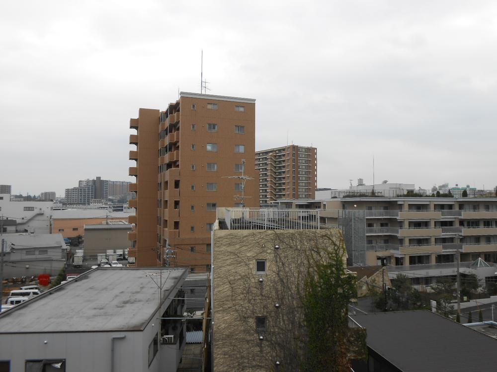 View photos from the dwelling unit. Local (11 May 2013) Shooting