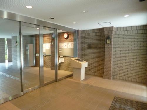 Entrance. Common areas