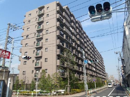 Local appearance photo. Local (11 May 2013) Shooting