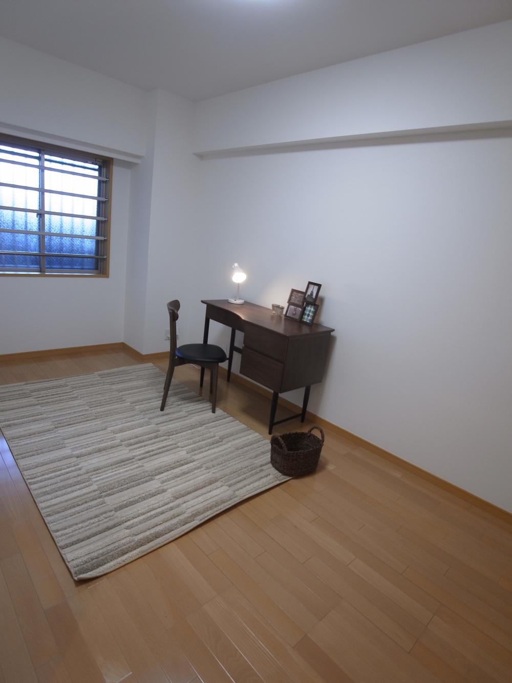 Non-living room. Indoor (11 May 2013) Shooting