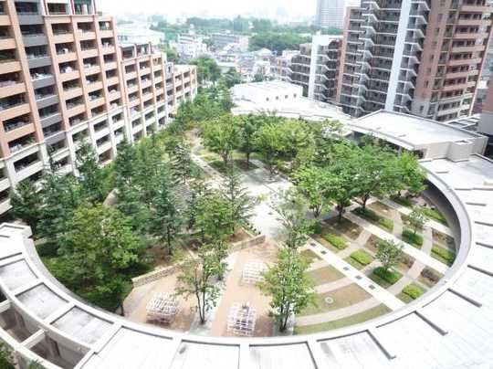 Local appearance photo. Local courtyard of photo (2013 shooting)