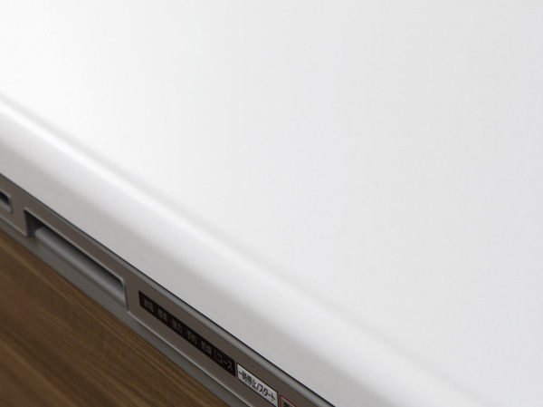 Kitchen.  [Artificial marble top plate] Counter top kitchen, The smooth texture and calm atmosphere, It has adopted the artificial marble top plate to gracefully directing the kitchen.