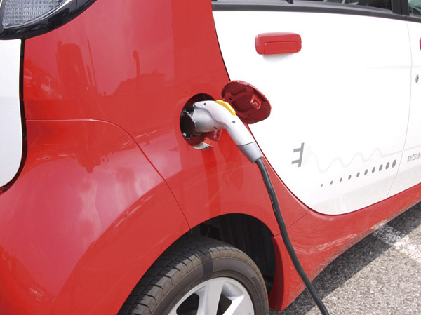 Common utility.  [Electric car correspondence] Providing the electric vehicle outlet in the parking lot, It corresponds to the life style of the new era. (Same specifications)