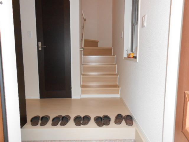 Entrance. Local (12 May 2013) Shooting