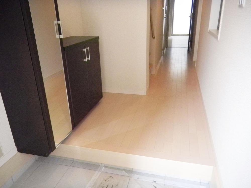 Entrance.  [Our construction cases] It is entrance!