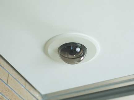 Security.  [surveillance camera] Entrance is of course, Installing the security cameras of the 24-hour recording in such as in elevator. It will be a deterrent of crime. (Same specifications)