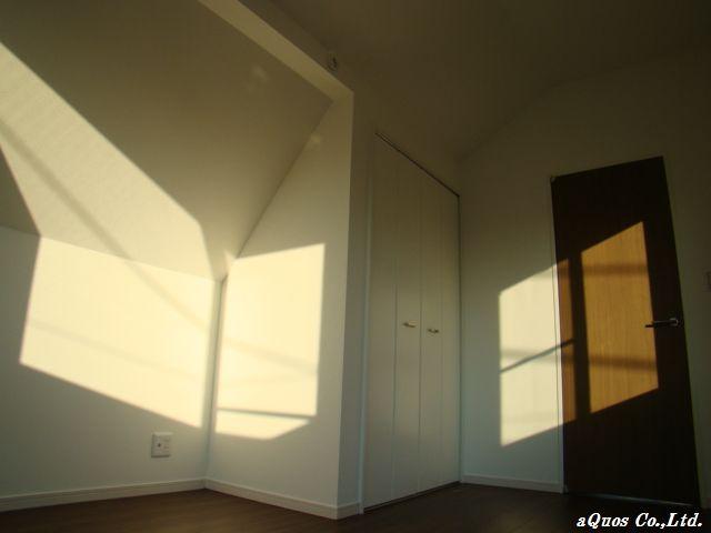 Non-living room. Indoor (12 May 2013) Shooting