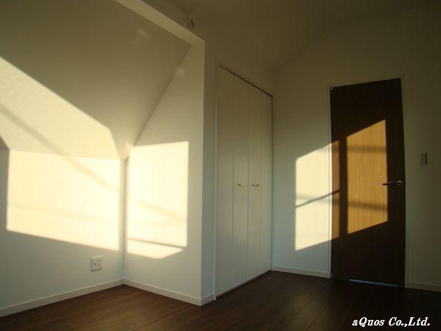 Non-living room. Indoor (12 May 2013) Shooting