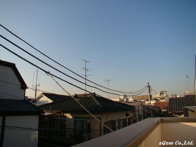 View photos from the dwelling unit. View from the site (December 2013) Shooting