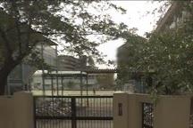 Junior high school. 349m to the north-ku TatsuAkirasakura junior high school