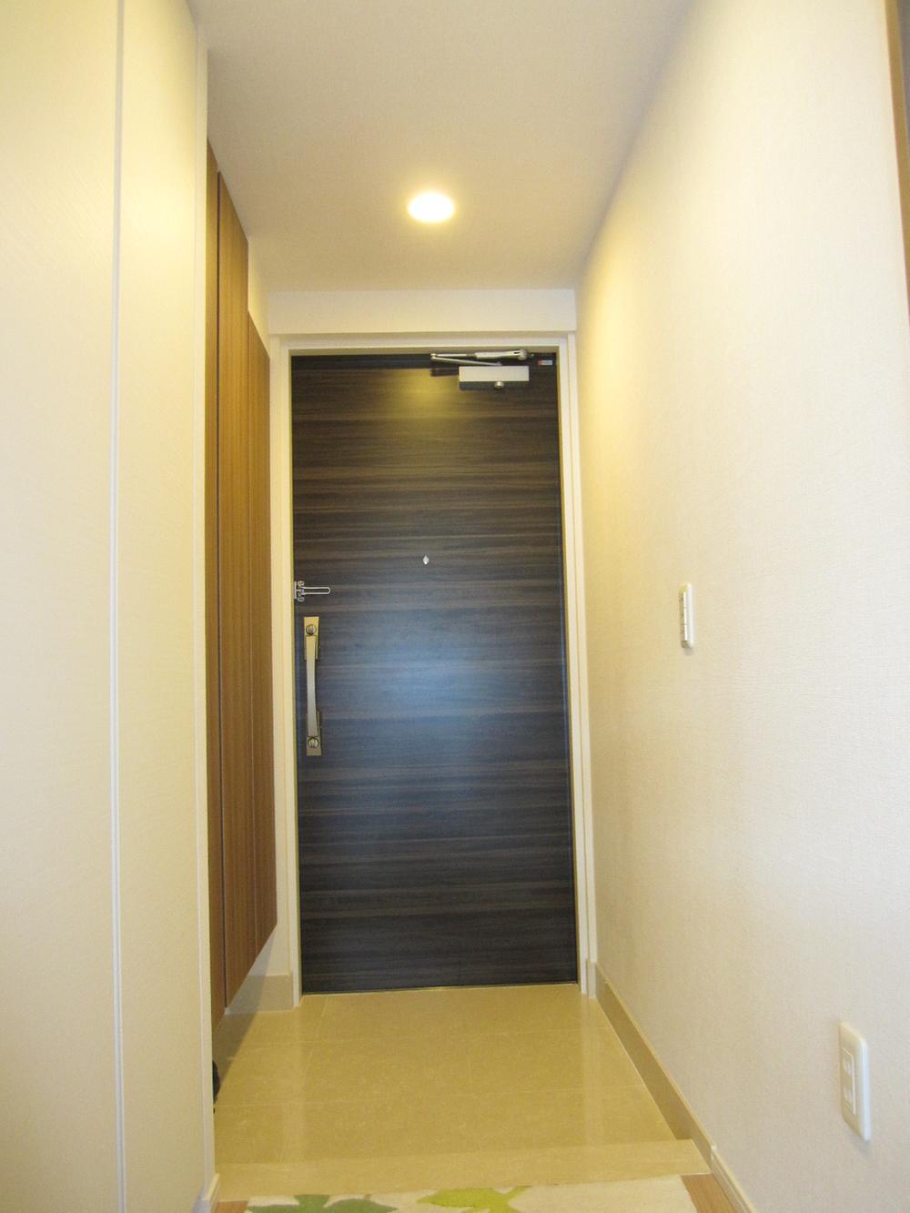 Entrance. Local (11 May 2013) Shooting