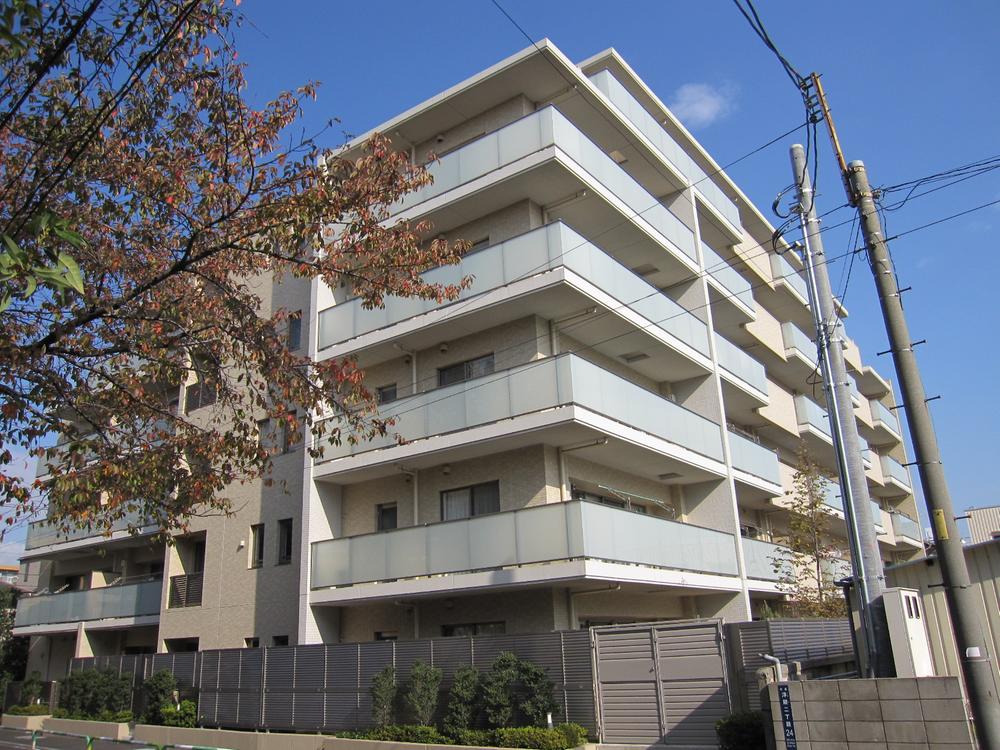 Local appearance photo. Local (11 May 2013) Shooting