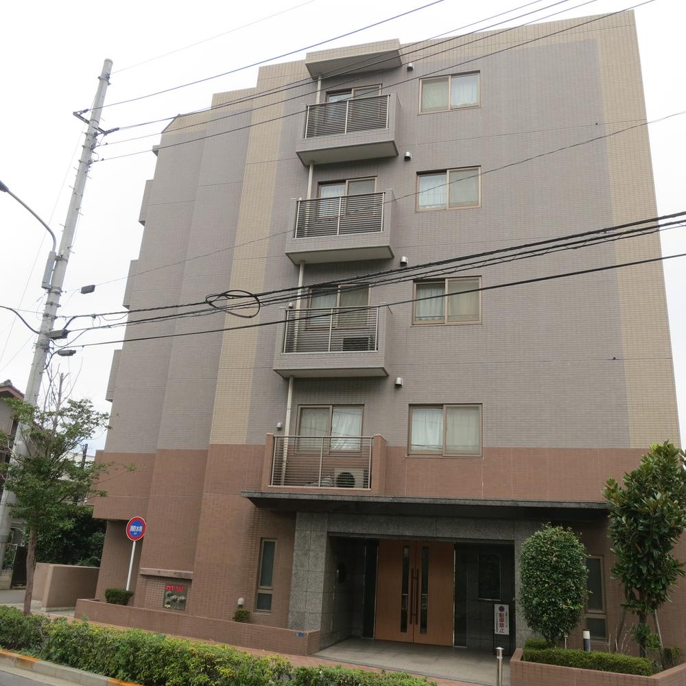 Local appearance photo. Exterior photos (10 May 2013) Shooting