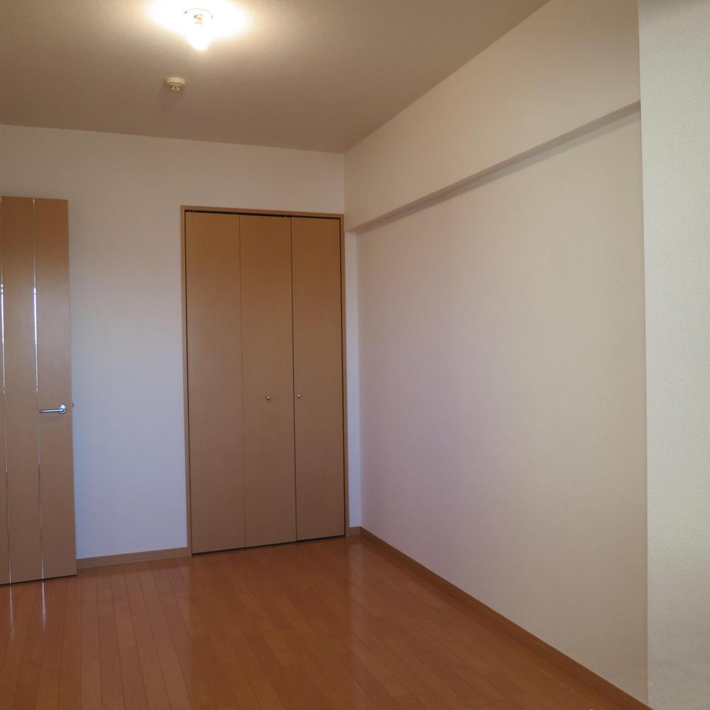 Non-living room. Indoor (11 May 2013) Shooting