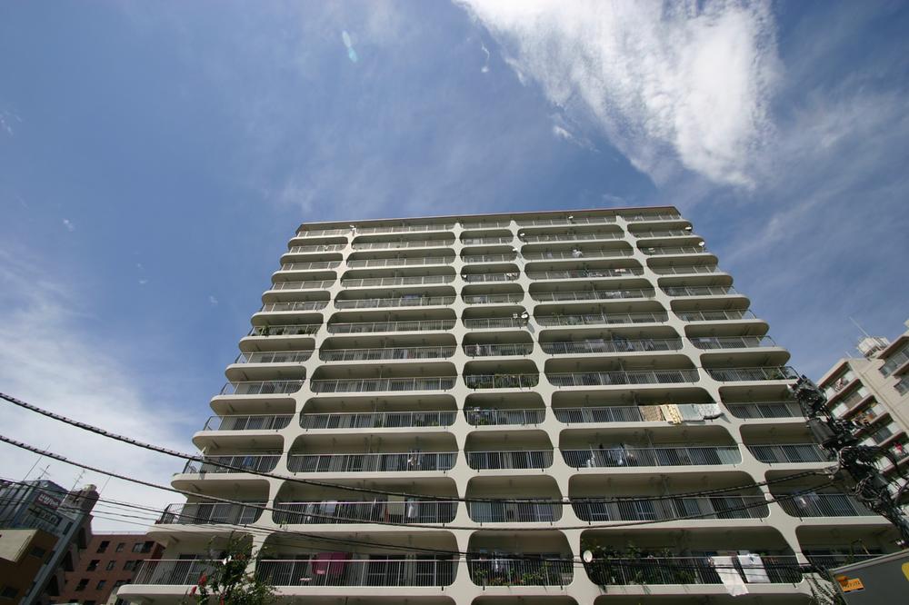 Local appearance photo. Supermarket ・ A convenience store nearby! A 2-minute walk Tobu Store is open until 2:00 midnight ・ Shopping is also convenient.