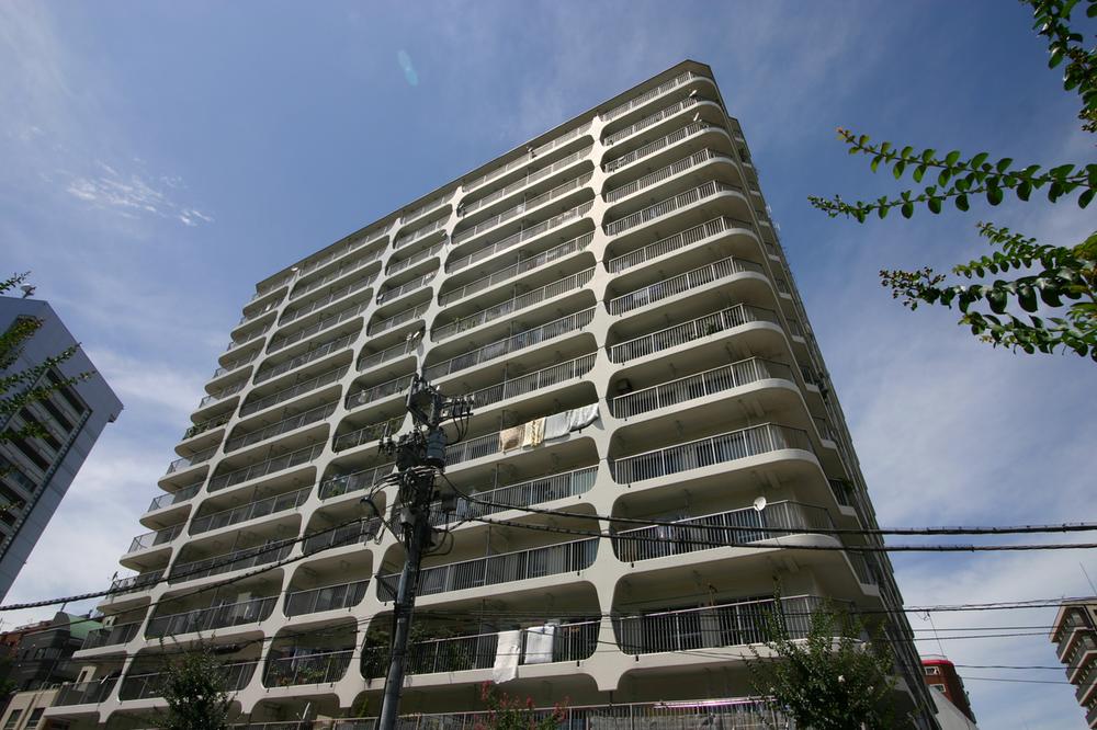 Local appearance photo. Convenient "prince" station a 2-minute walk of the good location to commute! 3 is a route accessible.