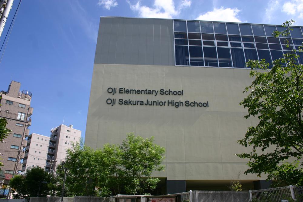 Junior high school. Kita-ku, 581m to Oji Sakura Junior High School