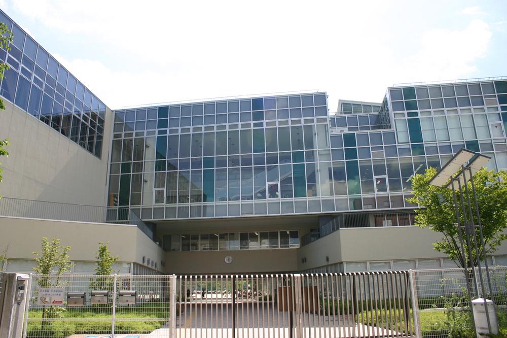 Primary school. 761m to the prince stand Kita Ward Elementary School