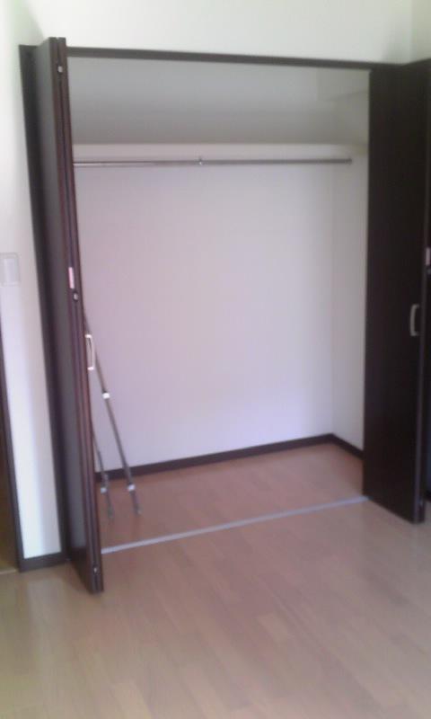 Receipt. Storage convenient closet.