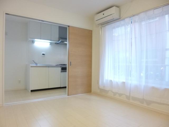 Non-living room. Western-style 6 Pledge