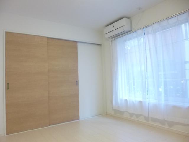 Non-living room. Western-style 6 Pledge