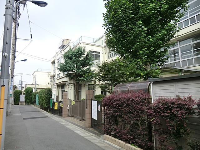 Primary school. Kita Ward prince third to elementary school 260m