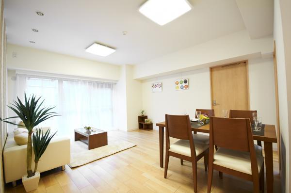 Living. Administrative expenses: 11900 yen / Month repair reserve: 10710 yen / Month