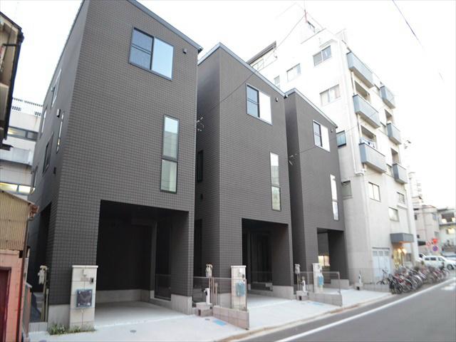 Local appearance photo. Oku Station 5-minute walk It is with garage