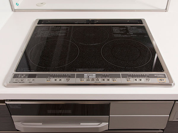 Kitchen.  [Combination IH] Equipped with a combination of IH Rajientohita that corresponds to the IH heater and a variety of material of pot. Efficiently burn both sides grill will spread the width of the cuisine. further, It eliminates the need of care in a flat top plate, Deep-fried food temperature setting also enhance (IH heater), such as useful functions. It has been consideration to safety.