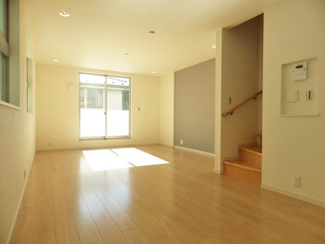 Same specifications photos (living). The company construction cases: Living